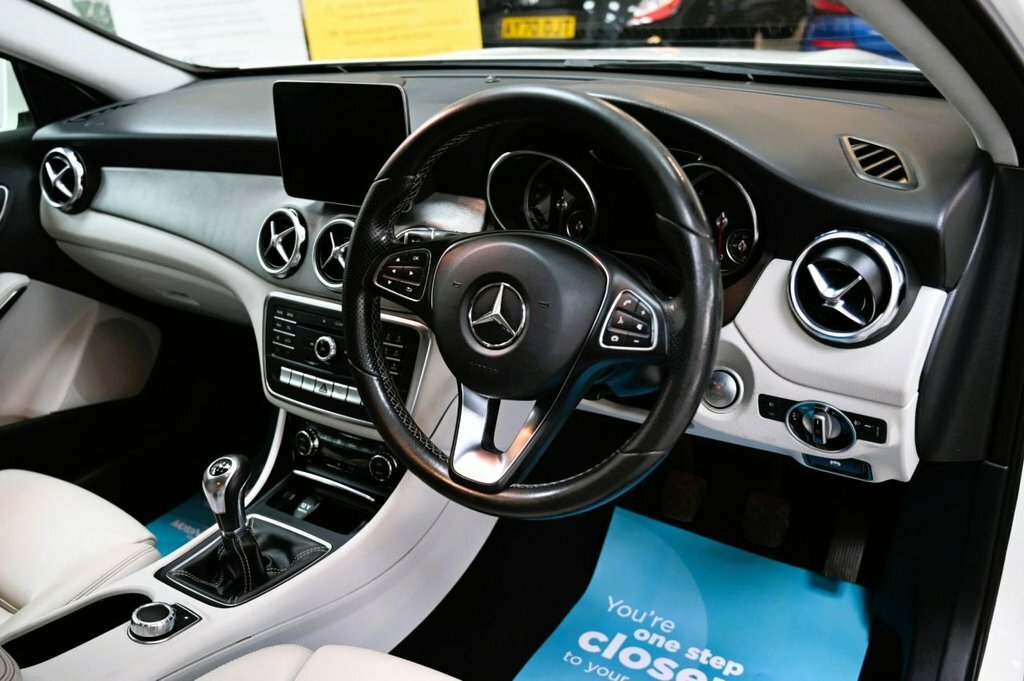 Mercedes-Benz GLA Class Gla 200 D Grey #13