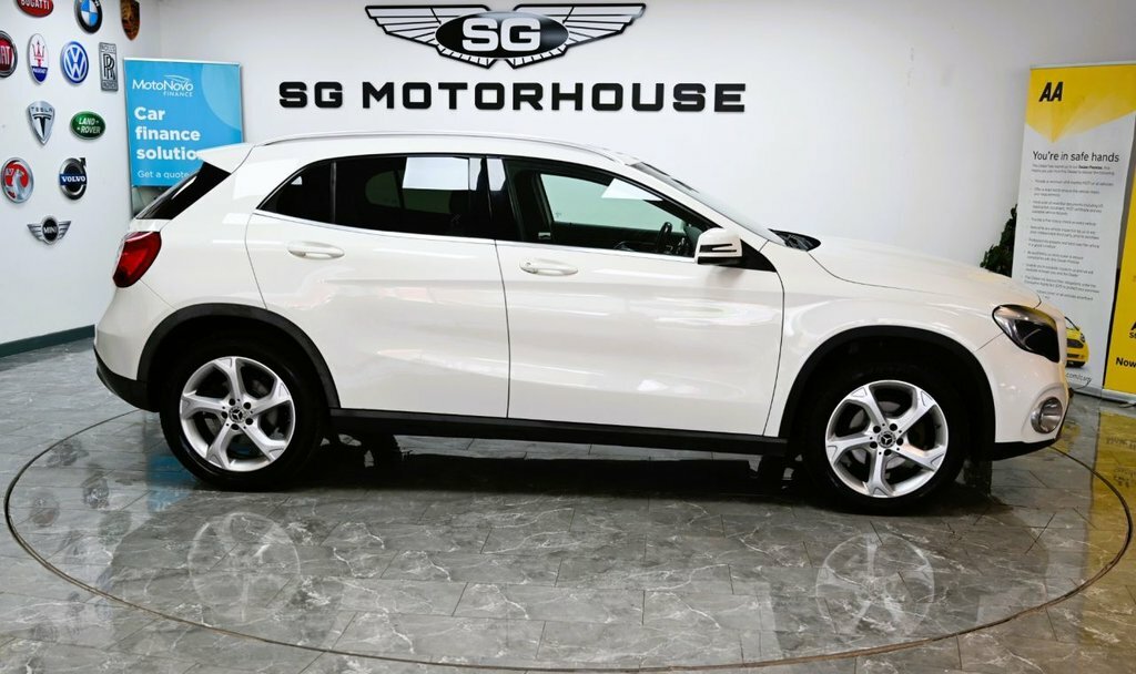 Mercedes-Benz GLA Class 1.6L Sport White #6