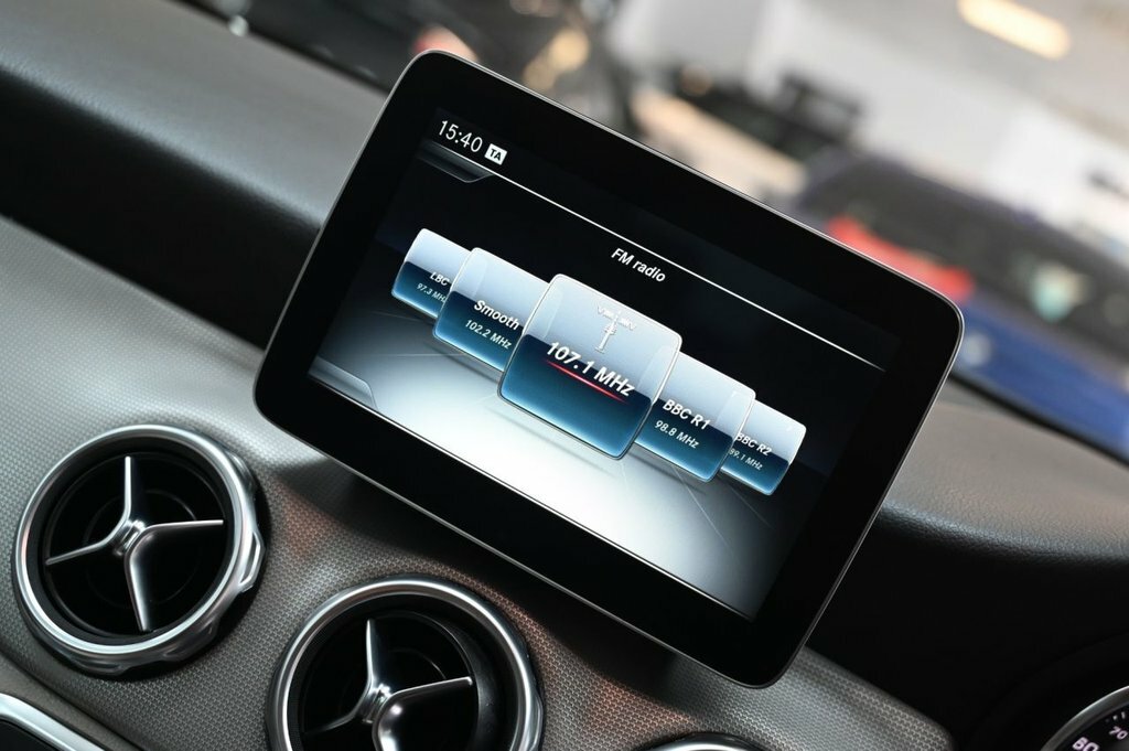 Mercedes-Benz GLA Class Gla 200 D Grey #31