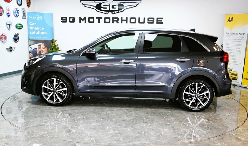 Kia Niro Suv White #7