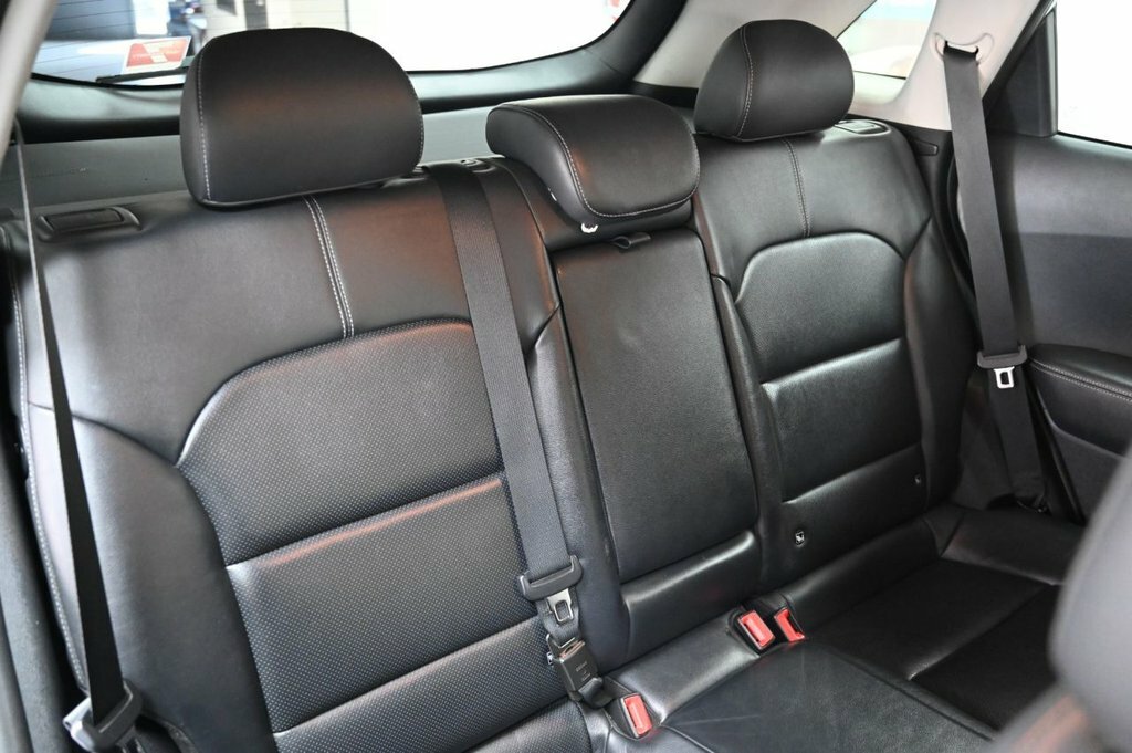 Kia Niro Suv White #26