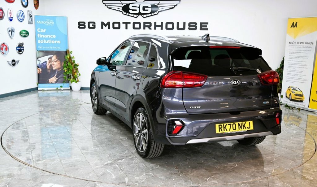 Kia Niro Suv White #9