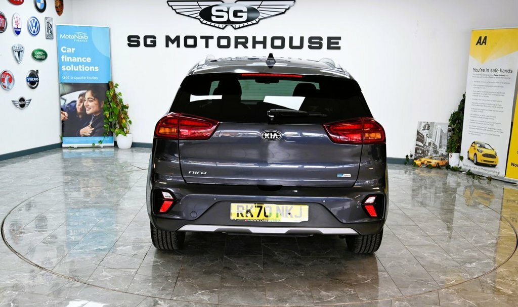 Kia Niro Suv White #8