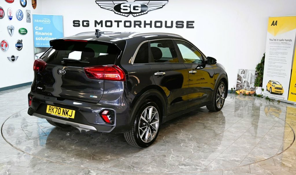 Kia Niro Suv White #11