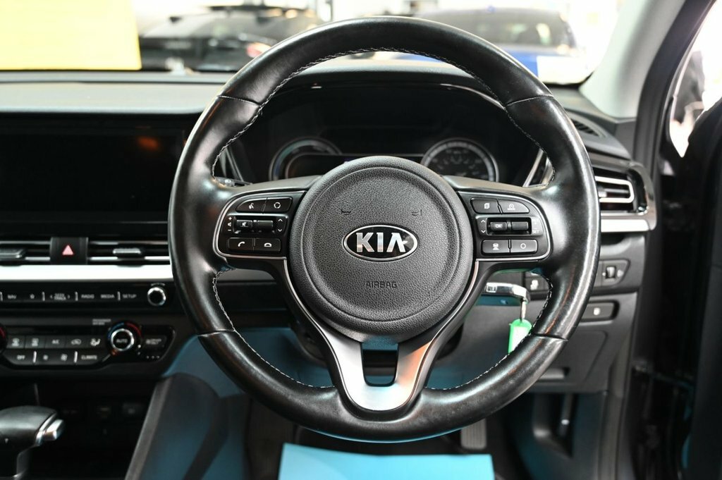 Kia Niro Suv White #25
