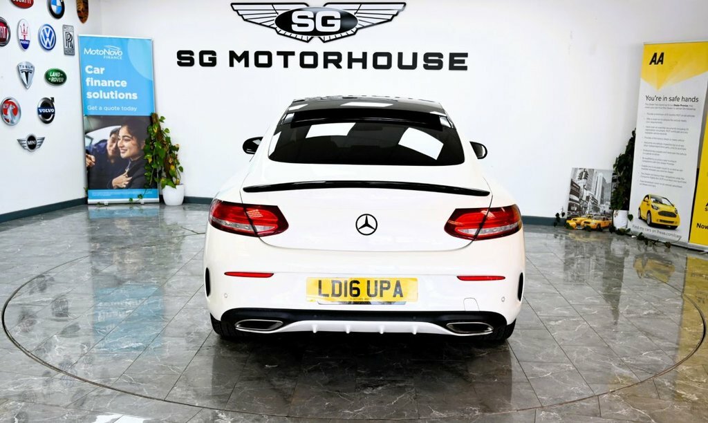 Mercedes-Benz C Class 2L Amg Line White #6