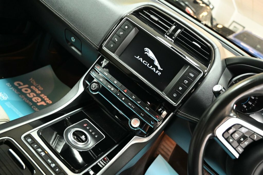 Jaguar XE 2.0D 180 R-sport Blue #16
