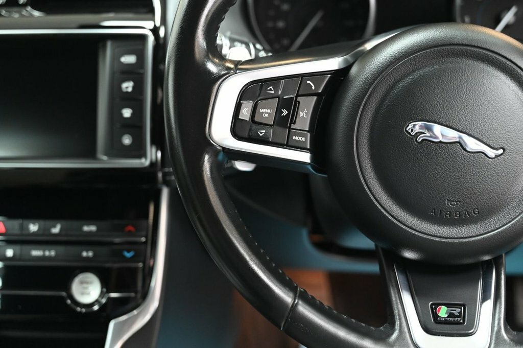 Jaguar XE 2.0D 180 R-sport Blue #19
