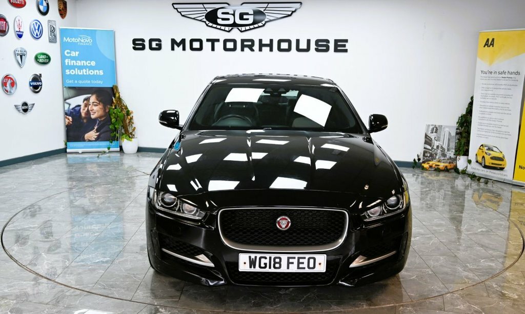 Jaguar XE 2L R-sport Black #5
