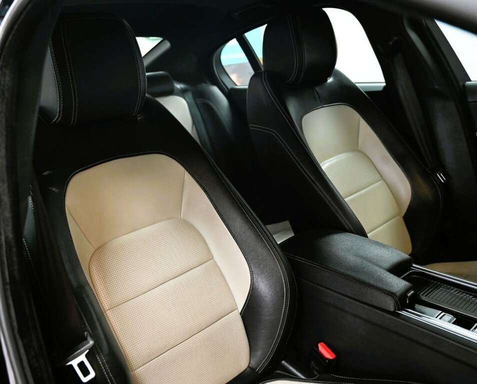 Jaguar XE 2L R-sport Black #2