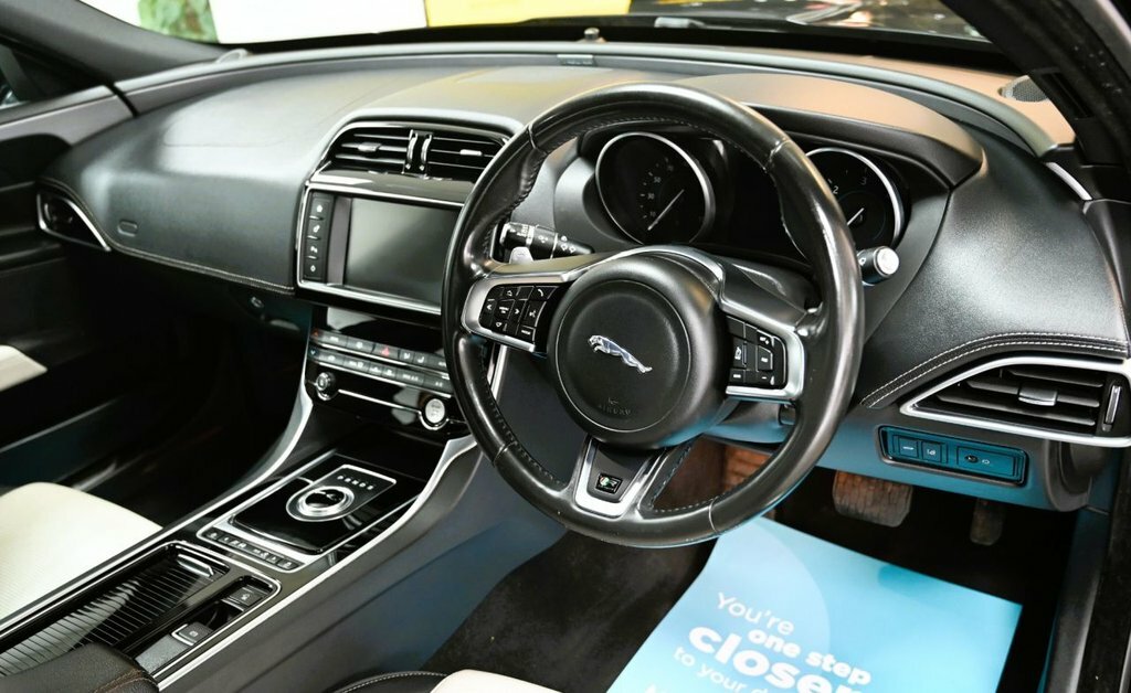 Jaguar XE 2.0D 180 R-sport Blue #18