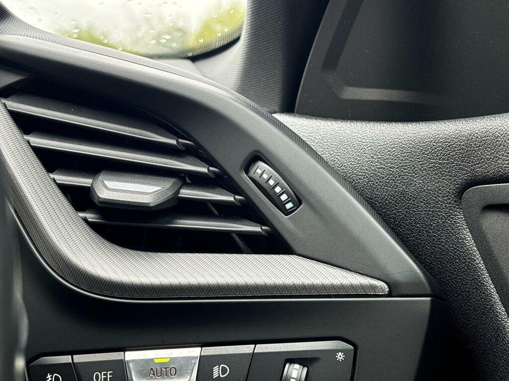 BMW 2 Series Gran Coupe 2L Null White #26