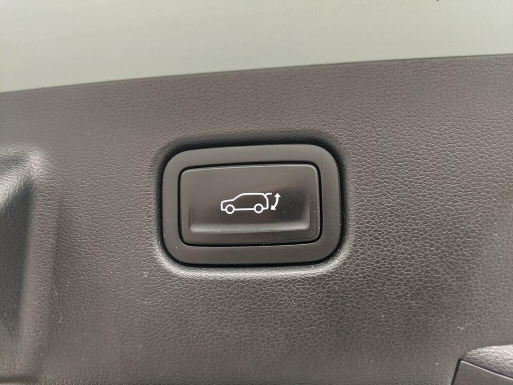 Hyundai Kona Ultimate White #23