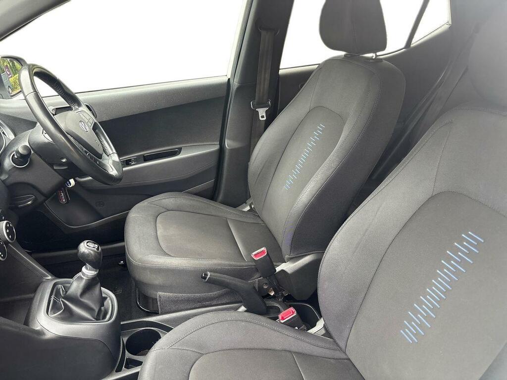 Hyundai I10 Hatchback White #16