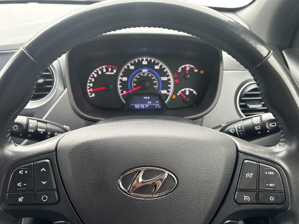 Hyundai I10 Hatchback White #13