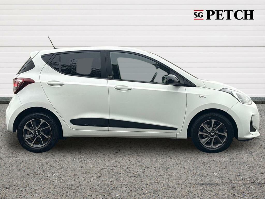 Hyundai I10 Hatchback White #2