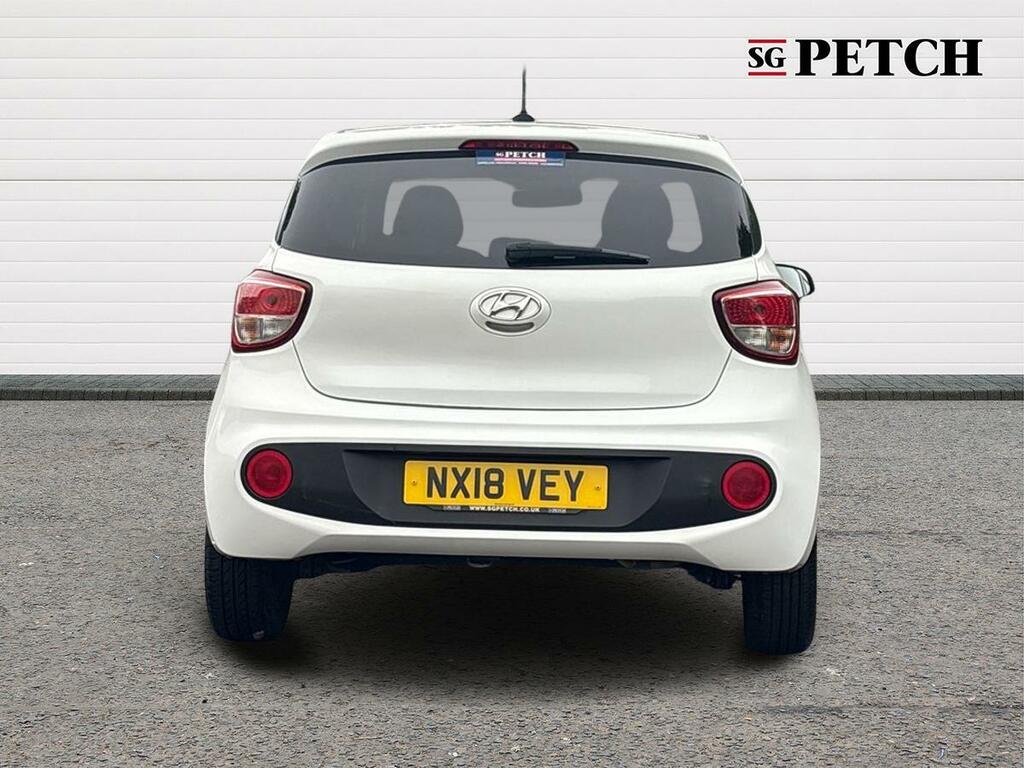 Hyundai I10 Hatchback White #4