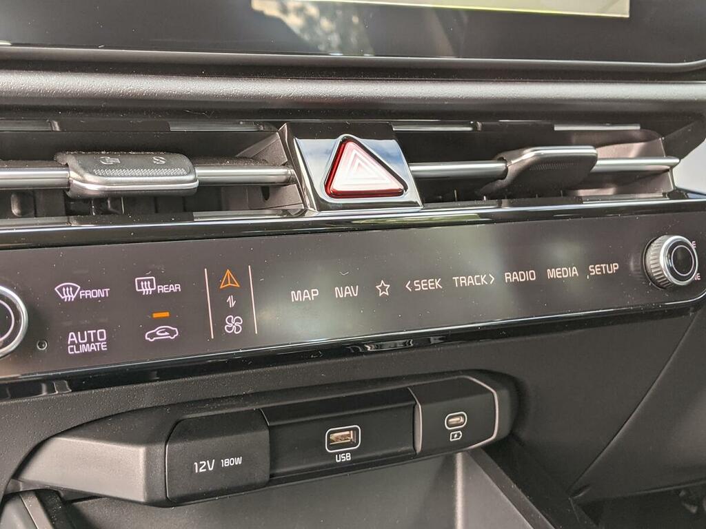 Kia Niro Evolve 1.6 Self Charging Hybrid Black #21
