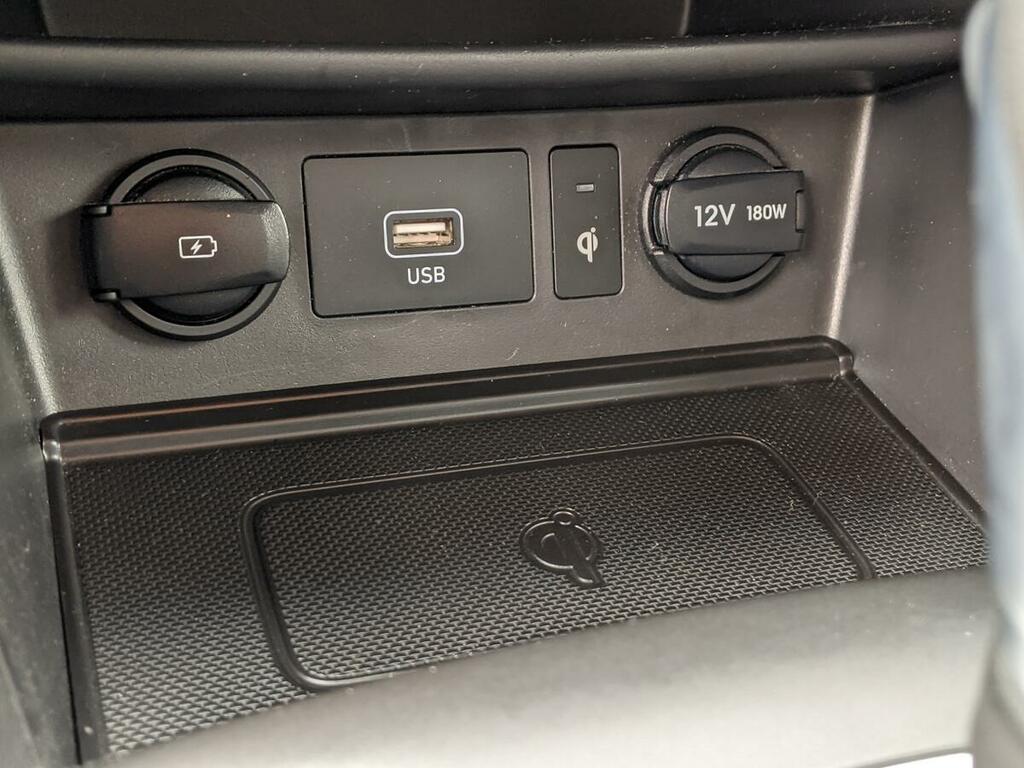 Hyundai Kona Ultimate White #30