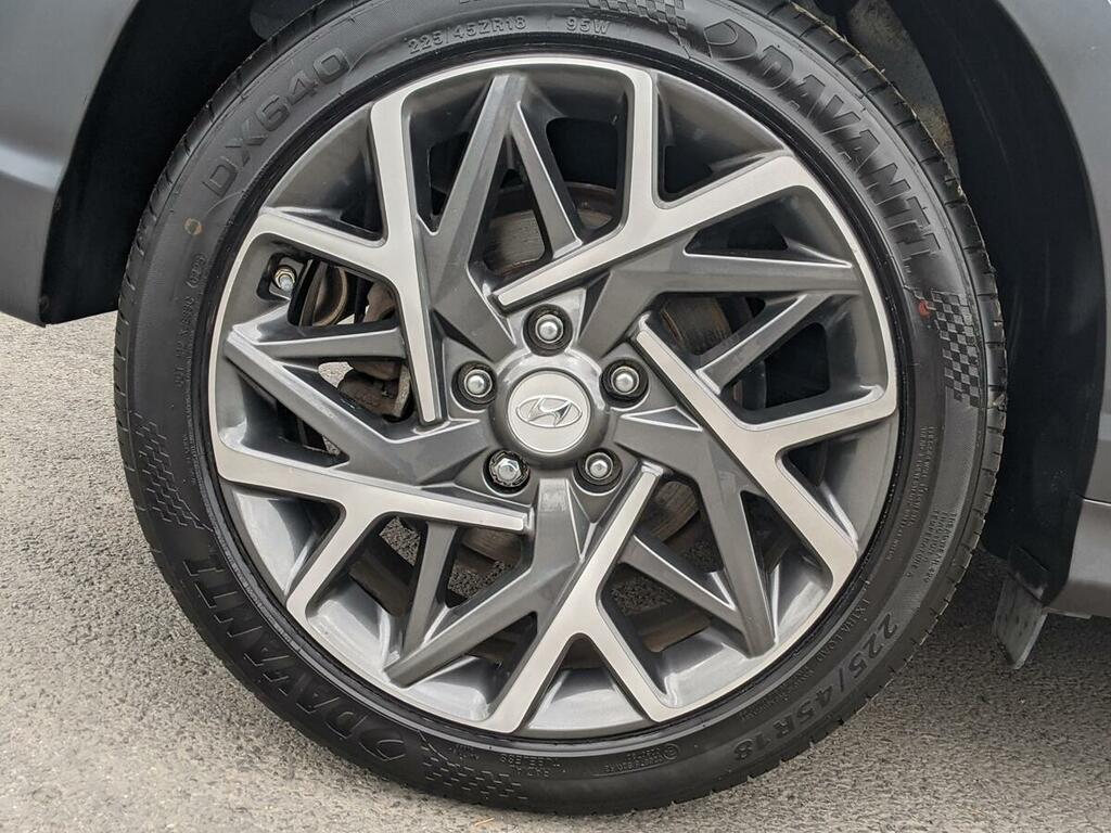 Hyundai Kona Ultimate White #9