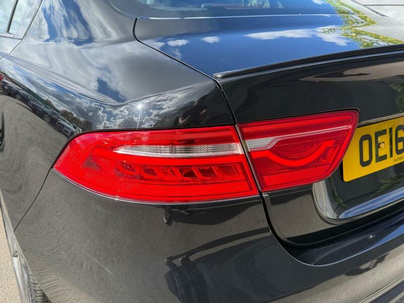 Jaguar XE Black #25