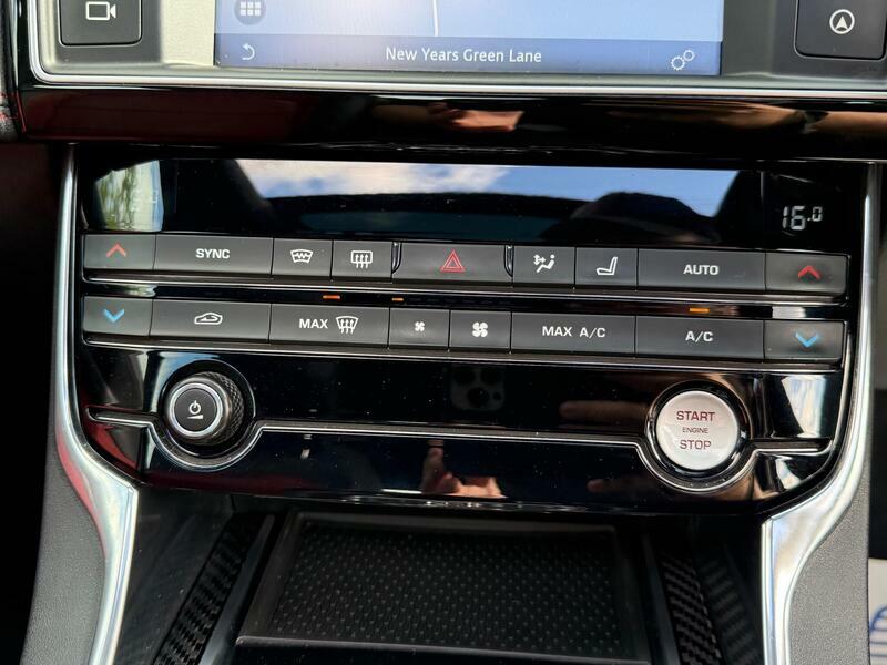 Jaguar XE Black #48