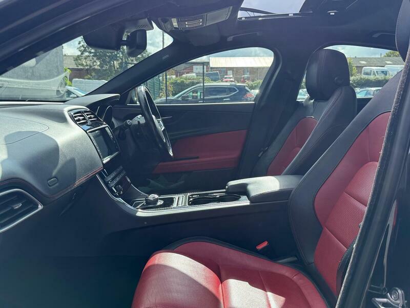 Jaguar XE Black #17