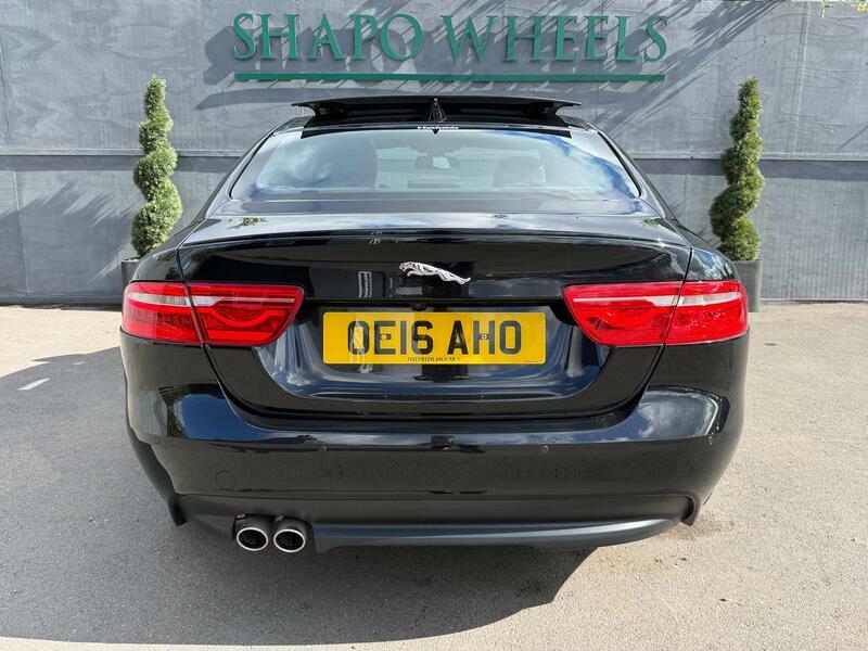 Jaguar XE Black #8