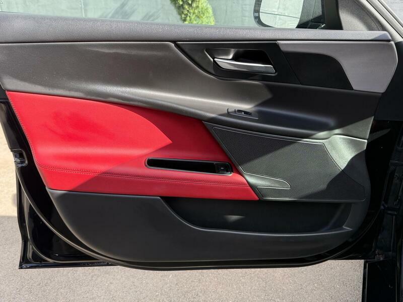 Jaguar XE Black #16