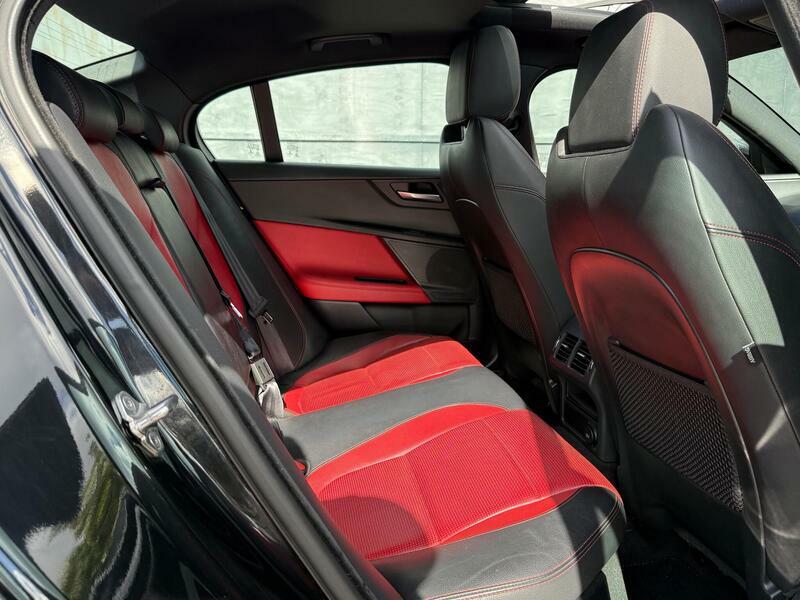 Jaguar XE Black #19