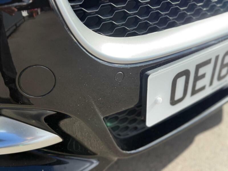 Jaguar XE Black #31