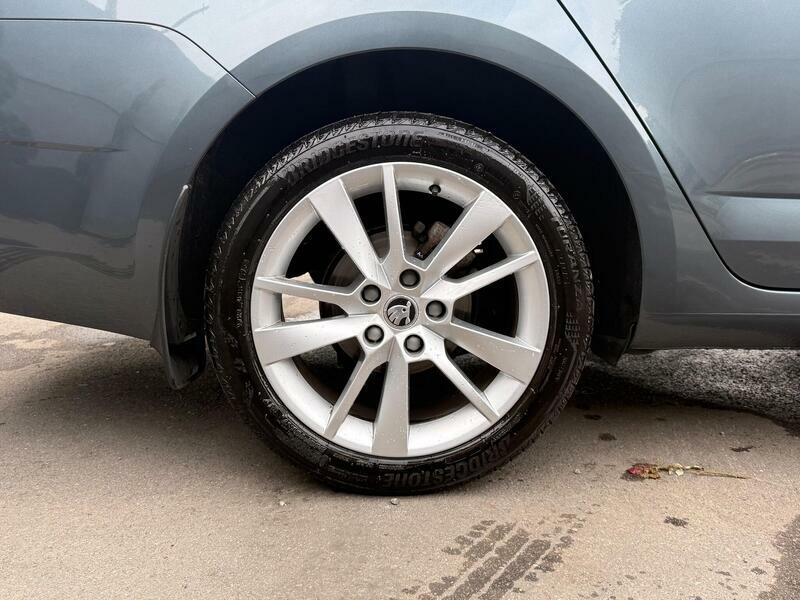 Skoda Octavia Se Black #40