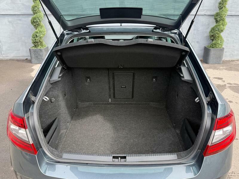 Skoda Octavia Se Black #11