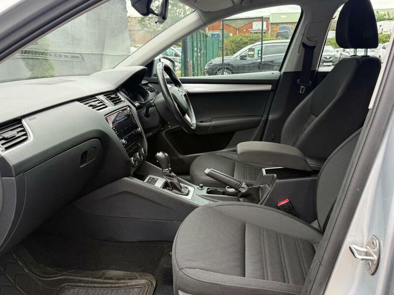 Skoda Octavia Octavia Se Technology Tdi White #19