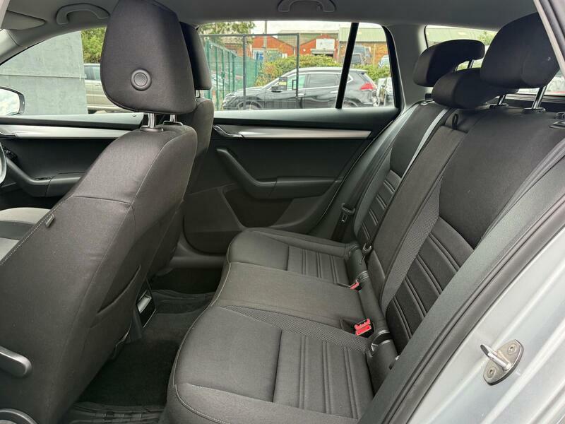 Skoda Octavia Octavia Se Technology Tdi White #25