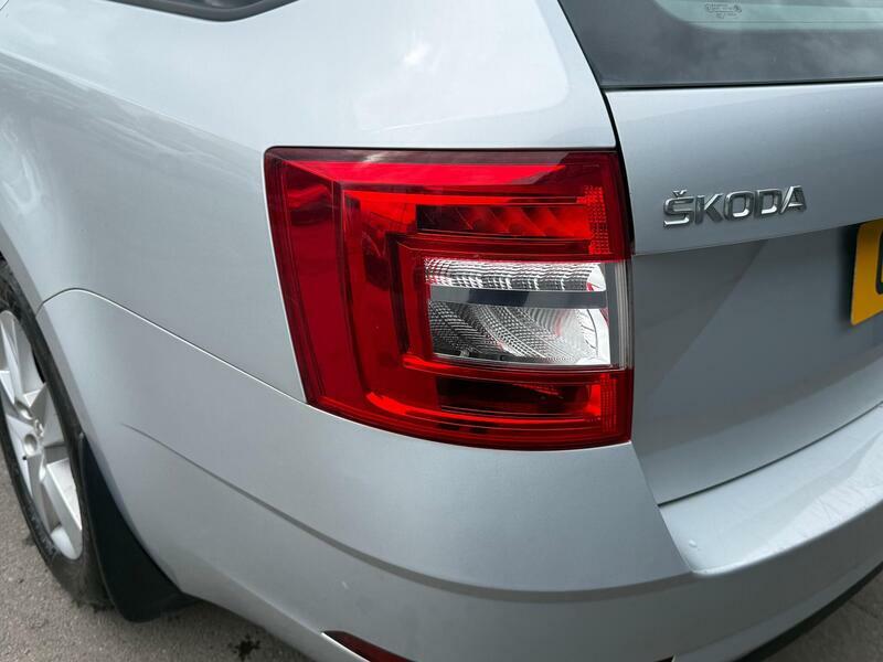 Skoda Octavia Octavia Se Technology Tdi White #29