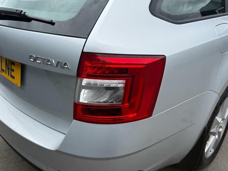 Skoda Octavia Octavia Se Technology Tdi White #28