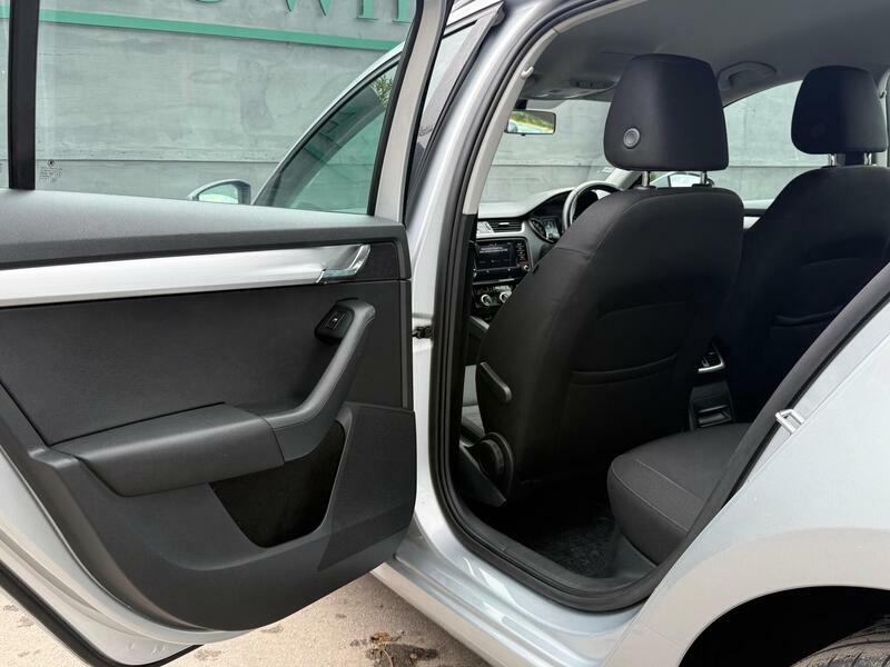 Skoda Octavia Octavia Se Technology Tdi White #23