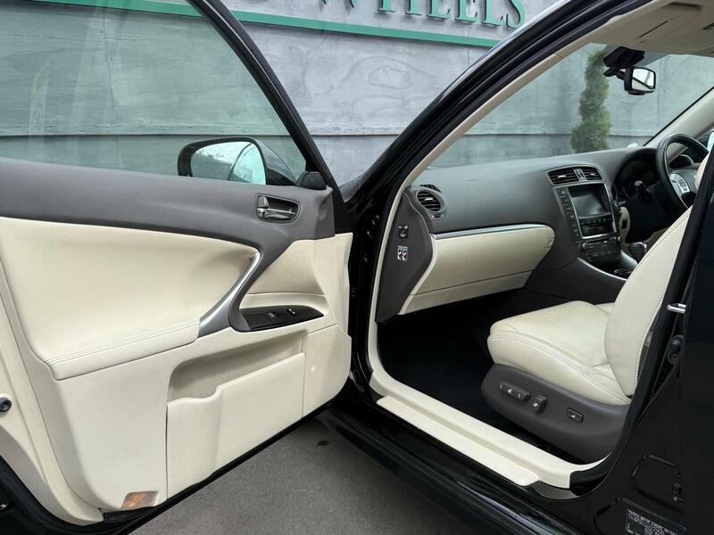 Lexus IS Saloon 2.2 200D Advance Euro 5 201161 Grey #17