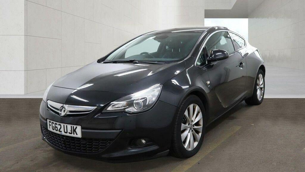 Vauxhall Astra GTC 2.0 Cdti Sri Euro 5 Black #2