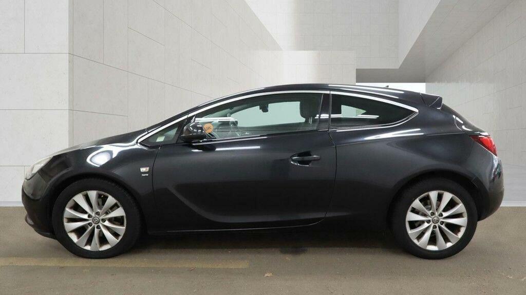 Vauxhall Astra GTC 2.0 Cdti Sri Euro 5 Black #6