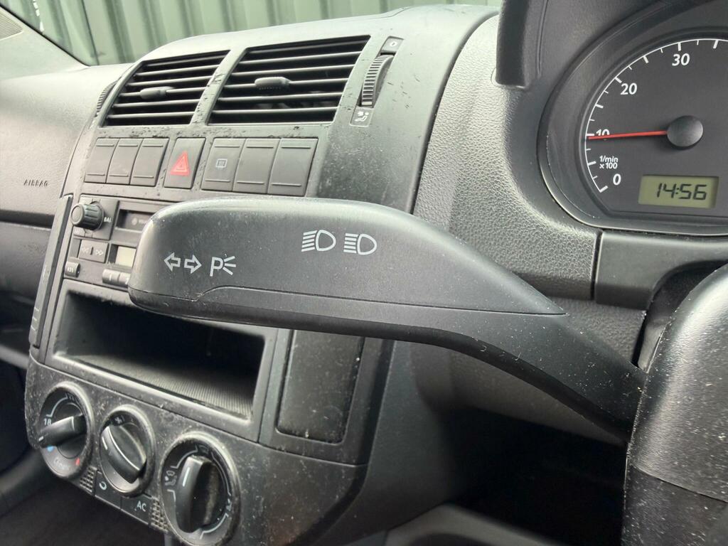 Volkswagen Polo Hatchback 1.2 E 2002 Black #19