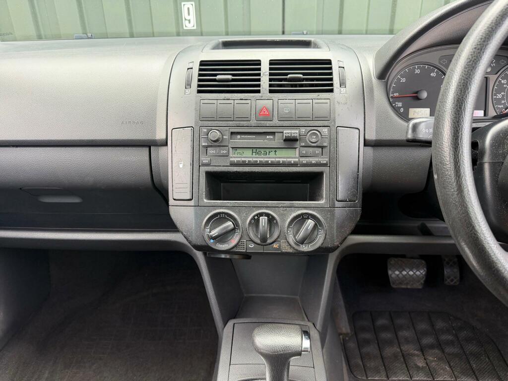 Volkswagen Polo Hatchback 1.2 E 2002 Black #15