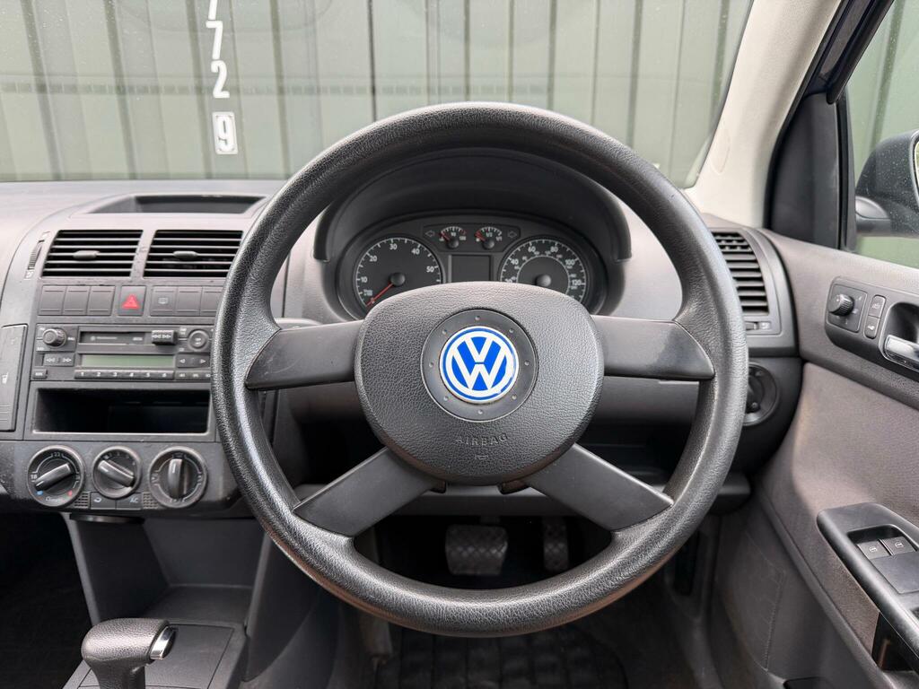 Volkswagen Polo Hatchback 1.2 E 2002 Black #13