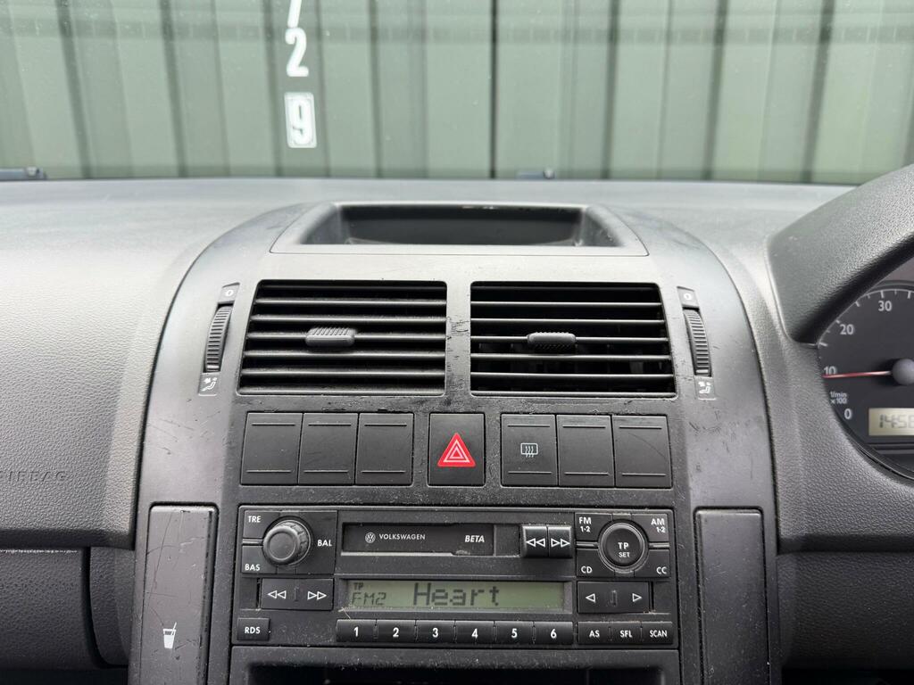 Volkswagen Polo Hatchback 1.2 E 2002 Black #16