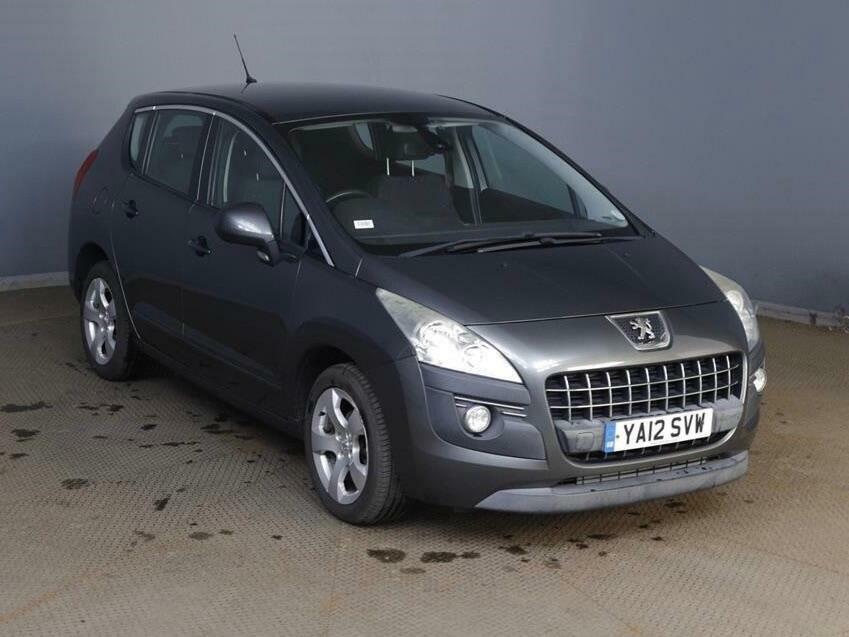 Peugeot 3008 Hatchback Black #1