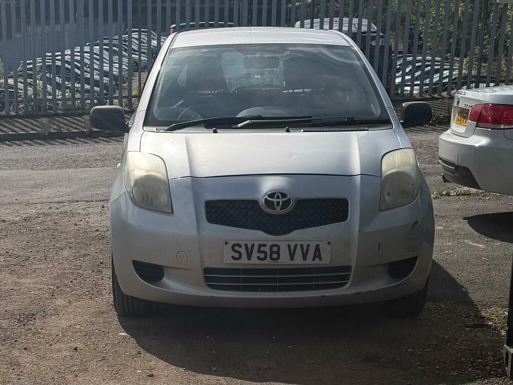 Toyota Yaris T2 Silver