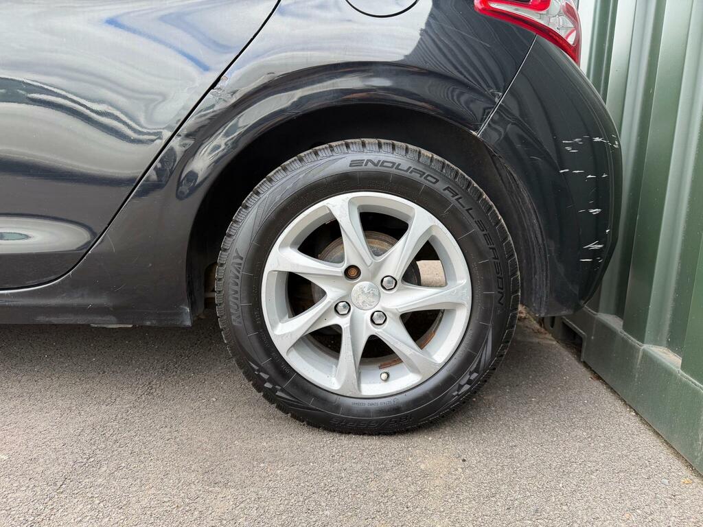Peugeot 208 1.2 Vti Access White #29
