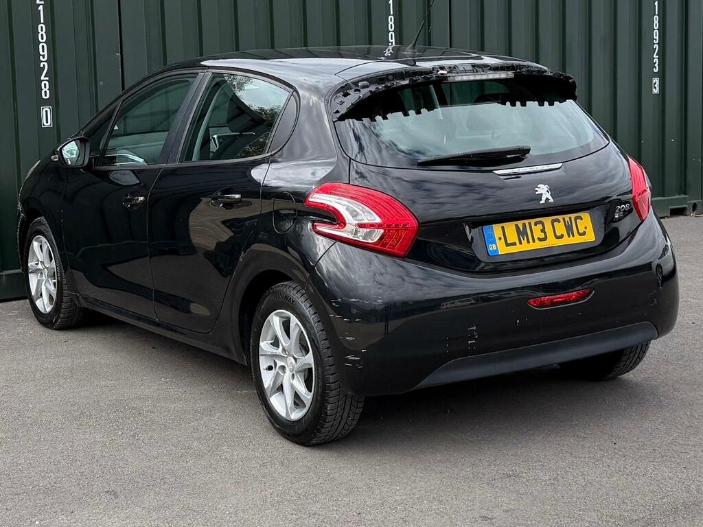 Peugeot 208 Active Black #4