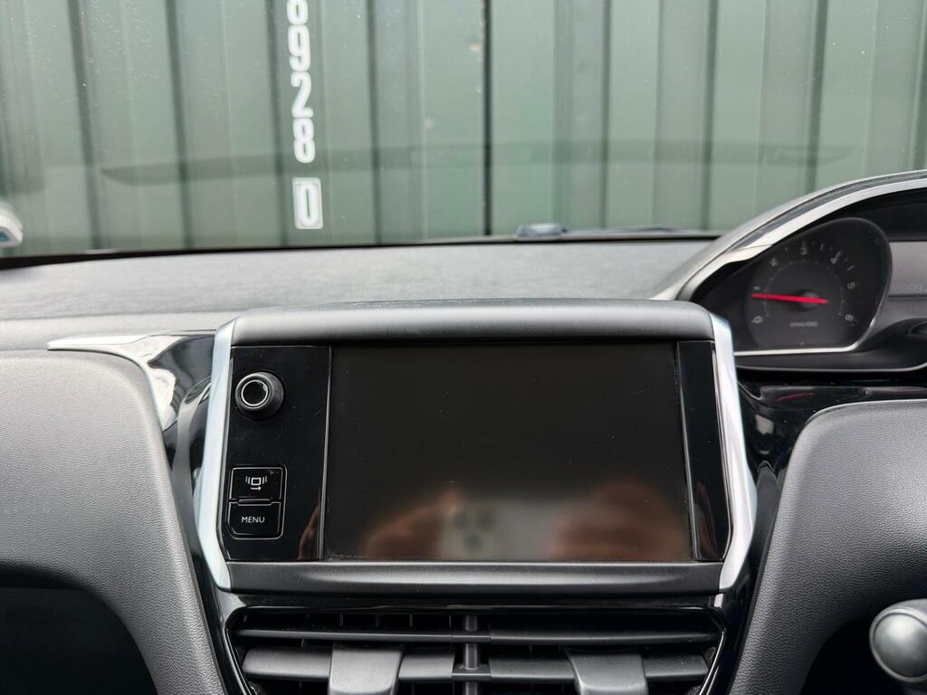Peugeot 208 1.2 Vti Access White #16